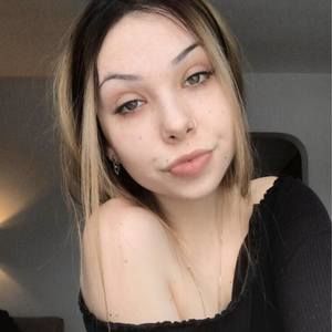 Meet your Posher, Dana